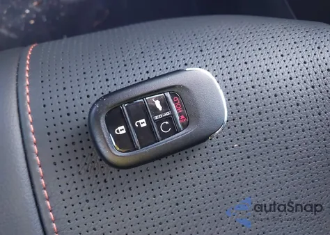 2026 Honda Passport Awd Trailsport Elite/Awd Trailsport Elite Blackout z USA, uszkodzony, nr VIN 5FNYF9H85TB007712